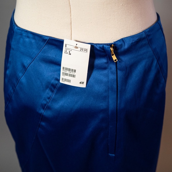 H and M bright blue skirt - Picture 3 of 10